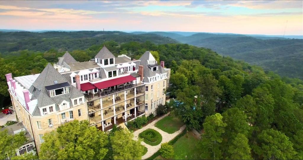 1886 Crescent Hotel and Spa Main image 1